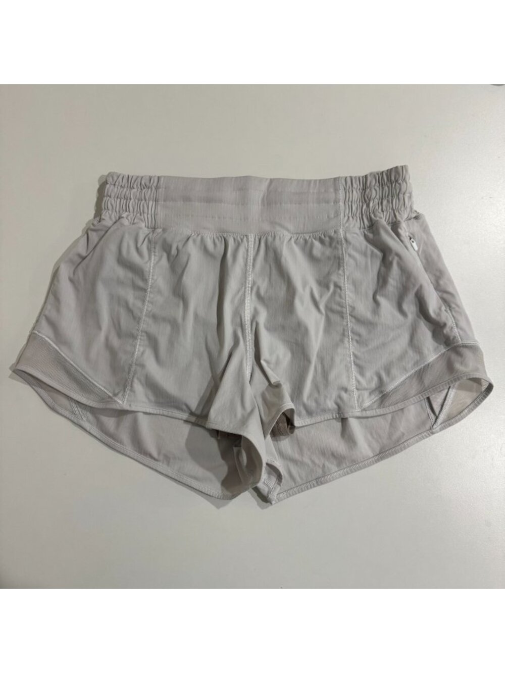 Lululemon Hotty Hot Short *High-Rise 2.5" White Size 6